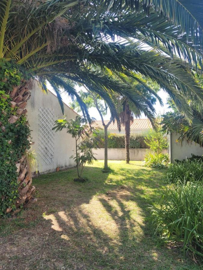 Вилла Agreable Maison Ensoleillee Avec Jardin Arbore Ле-Шато-д'Олерон Экстерьер фото